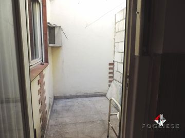Departamento 2 Ambientes con Dos Patios a Refaccionar