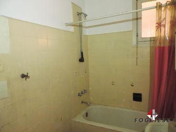 Departamento 2 Ambientes con Dos Patios a Refaccionar