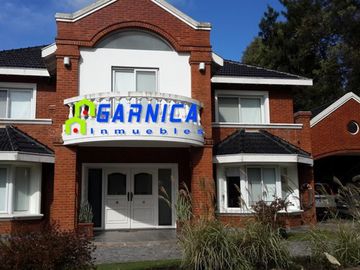 Chalet en Campos de Alvarez - Moreno