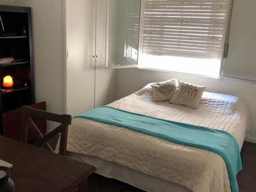 Hermoso departamento en CABA de 2 ambientes, muy amplio y luminoso.-