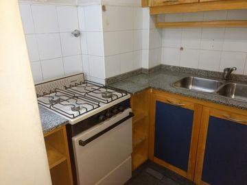 Departamento de 3 ambientes. Luminoso