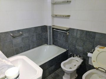 Departamento de 3 ambientes. Luminoso