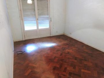 Departamento de 3 ambientes. Luminoso