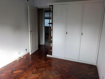 Departamento de 3 ambientes. Luminoso