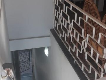 VENTA - Amplio PH en Planta Alta de 3 Ambientes a Metros de  Av. H. Yrigoyen
