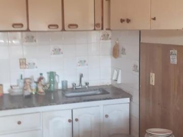 VENTA - Amplio PH en Planta Alta de 3 Ambientes a Metros de  Av. H. Yrigoyen