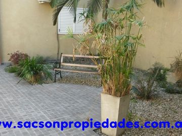 V679 Ramos Mejia departamento 1 amb.con Patio
