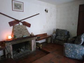 EXCELENTE CASA QUINTA