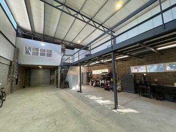 Venta Galpón en Tigre a estrenar