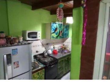 PH dos ambientes al frente venta Remedios de Escalada