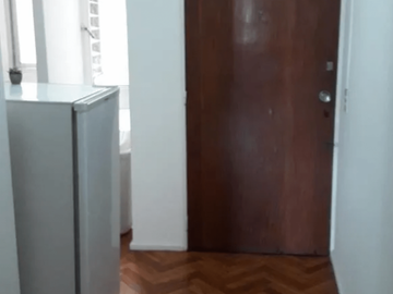 EXCELENTE MONOAMBIENTE, AMPLIO,  LUMINOSO Y AMOBLADO