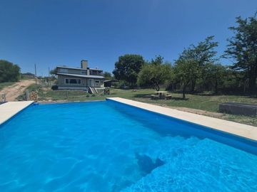 VENTA Casa Villa Parque Siquiman 3 dorm  GRAN LOTE
