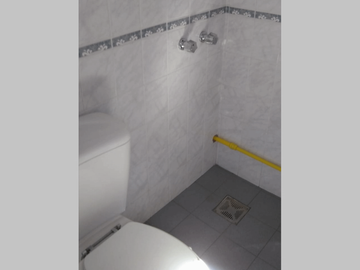 Casa en Venta en Versalles 3 ambientes 131 m2, 2 baños + terraza con quincho con parrilla, más garage y espacio guardacoches – Ruiz de los Llanos 1300