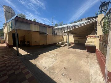 VENTA CASA CON LOCALES Y DEPTO EN SAN MIGUEL