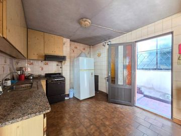 VENTA, CASA MULTIFAMILIAR EN SAN JUSTO, CON LOCAL