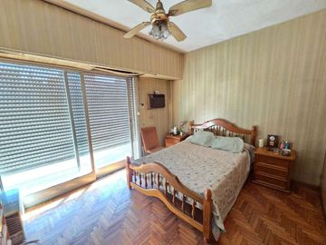 VENTA, CASA MULTIFAMILIAR EN SAN JUSTO, CON LOCAL