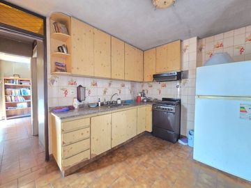 VENTA, CASA MULTIFAMILIAR EN SAN JUSTO, CON LOCAL