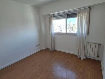 Dpto  2 amb Fte c/balcón en venta Lomas centro