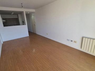 Dpto  2 amb Fte c/balcón en venta Lomas centro