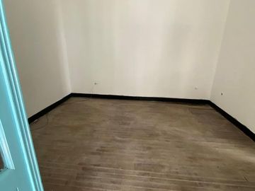 PH EN LANUS   C/ PATIO Y  TERRA  . EXC UBICACION