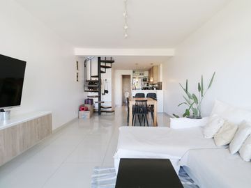 Dúplex 2 amb. refaccionado a nuevo Las Cañitas
