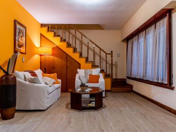 Casa 7 amb con parque y garage en Martinez