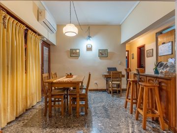 Casa 7 amb con parque y garage en Martinez