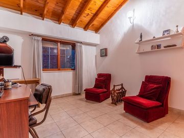 Casa 7 amb con parque y garage en Martinez