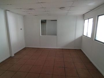 AMPLIA CASA COMERCIAL PARA OFICINAS 462 M   CLUB HÍPICO