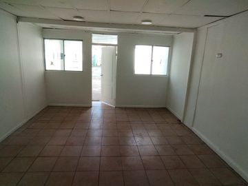AMPLIA CASA COMERCIAL PARA OFICINAS 462 M   CLUB HÍPICO