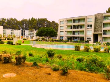 HERMOSO 3D/2B EN CONDOMINIO RODEADO DE NATURALEZA Y JARDINES