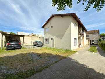 VENTA DEPTO 2 DORM. C/ ESTACIONAMIENTO ZONA CENTRO