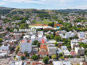 VENTA DEPTO 2 DORM. C/ ESTACIONAMIENTO ZONA CENTRO
