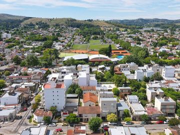 VENTA DEPTO 2 DORM. C/ ESTACIONAMIENTO ZONA CENTRO