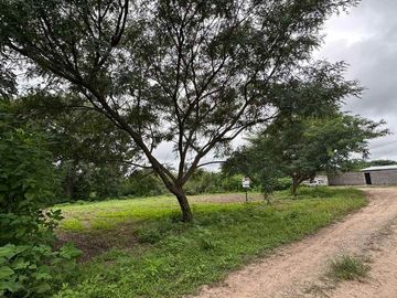 VENTA TERRENO ESQUINA BOSQUES CEIBAL 1 600 m²