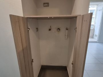 COMO NUEVO, INCLUYE ESTACIONAMIENTO Y BODEGA