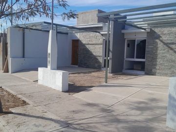 Casa a estrenar en venta en Barrio Natania 58
