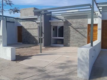 Casa a estrenar en venta en Barrio Natania 58