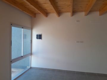 Casa a estrenar en venta en Barrio Natania 58