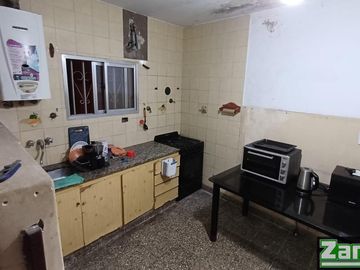 CASA P/REFACCIONAR 4 AMBIENTES PATIO COC BAÑO-PARQUE CHACABUCO