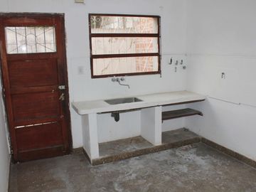 Local comercial en alquiler ubicado Bº Almirante Brown