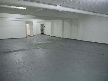 VENTA DEPÓSITO COLEGIALES DIST. AUDIOVISUAL