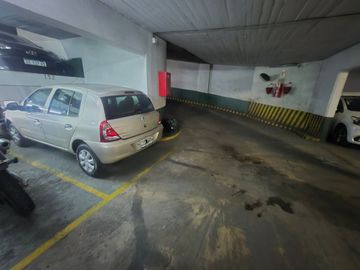 Venta cochera en Belgrano fija y cubierta