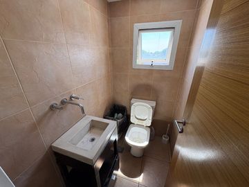 OFICINA DPTO EN VENTA LOMAS DE ZAMORA APRO PROF