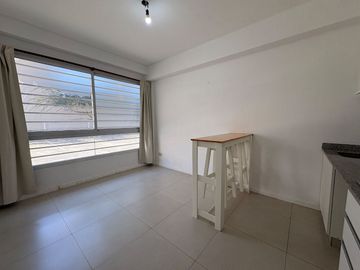 OFICINA DPTO EN VENTA LOMAS DE ZAMORA APRO PROF