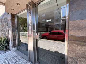 OFICINA DPTO EN VENTA LOMAS DE ZAMORA APRO PROF