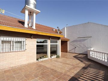 VENTA CASA 5 AMB LOTE / PROP SAN JUSTO