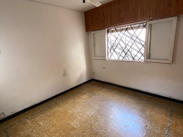 VENTA CASA TRES DORMITORIOS COCHERA EN CRISOL SUD