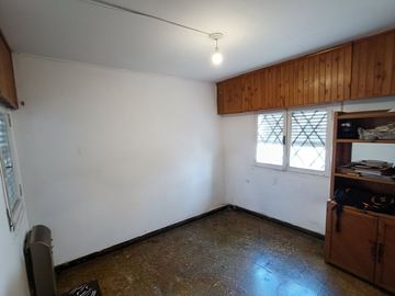 VENTA CASA TRES DORMITORIOS COCHERA EN CRISOL SUD
