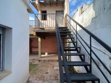 VENTA CASA TRES DORMITORIOS COCHERA EN CRISOL SUD